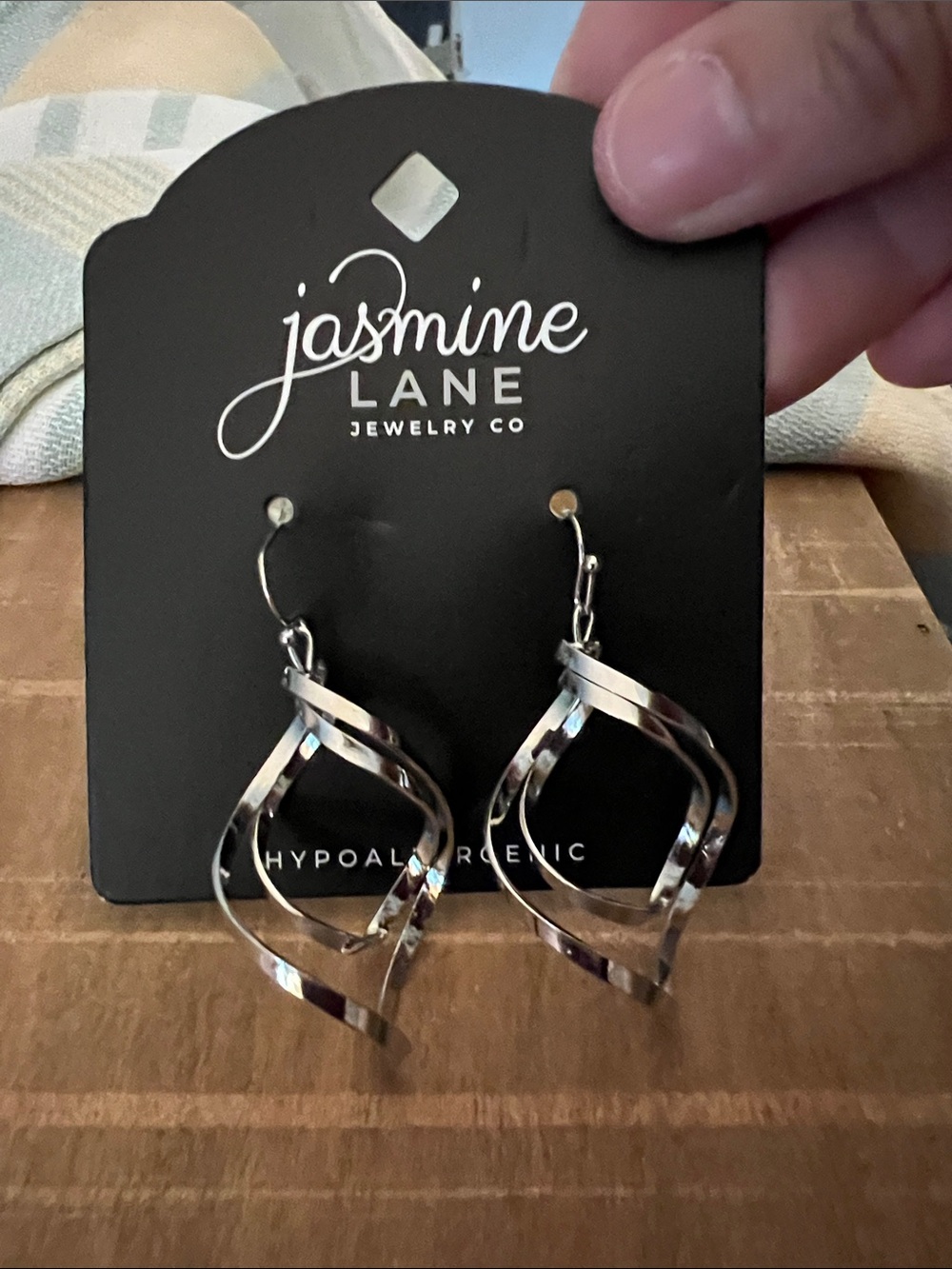 3/$18 Jasmine Silver Double-Twist Drop Earrings Lot 6027